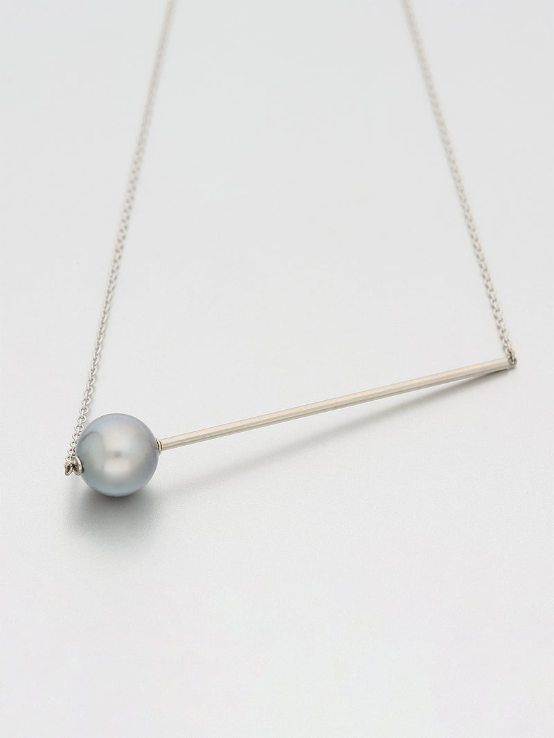 Abacus Pearl Necklace, White gold with light Tahitian pearl 11mm