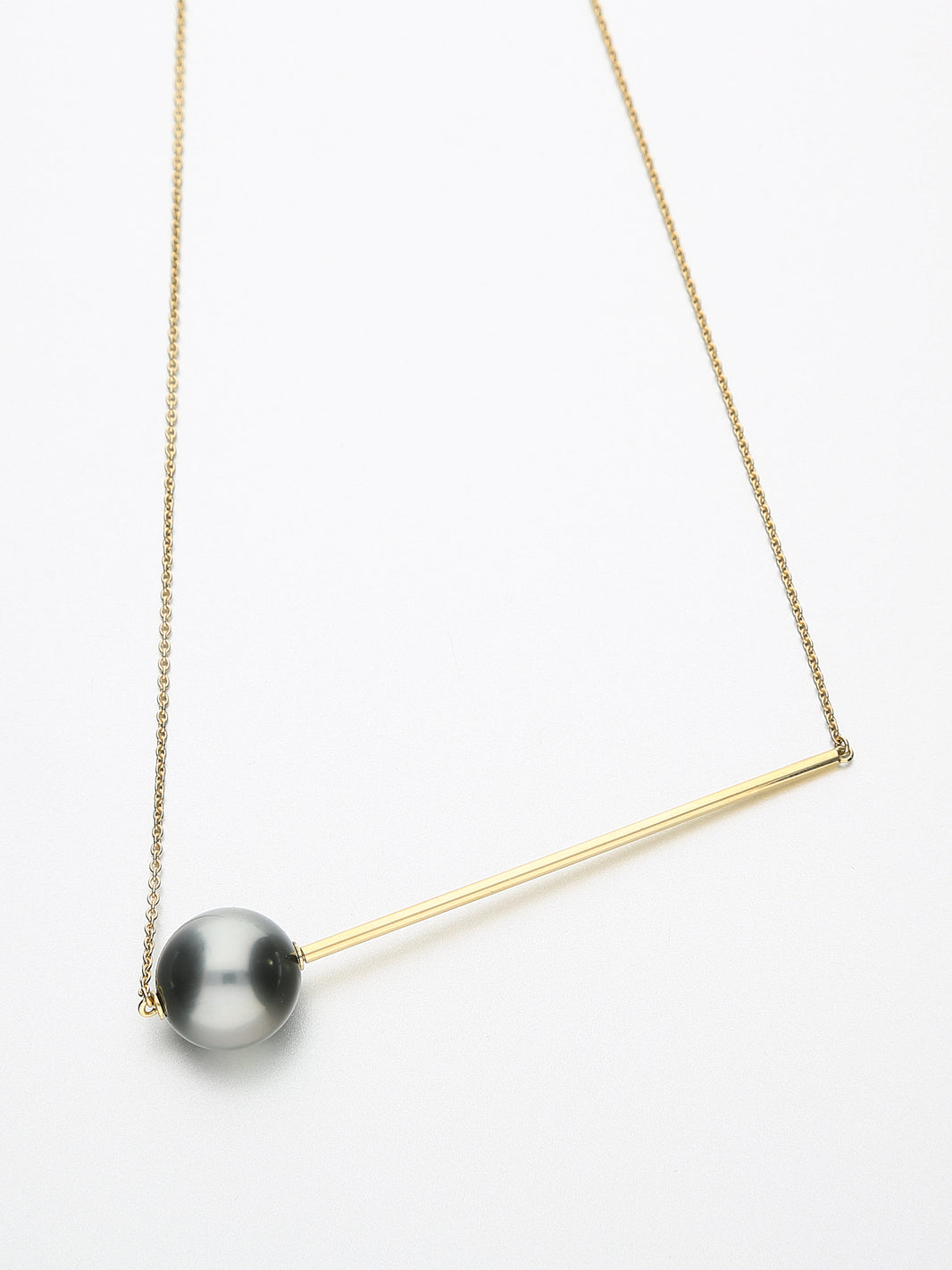 Abacus Pearl Necklace, Yellow gold with dark Tahitian pearl 13mm