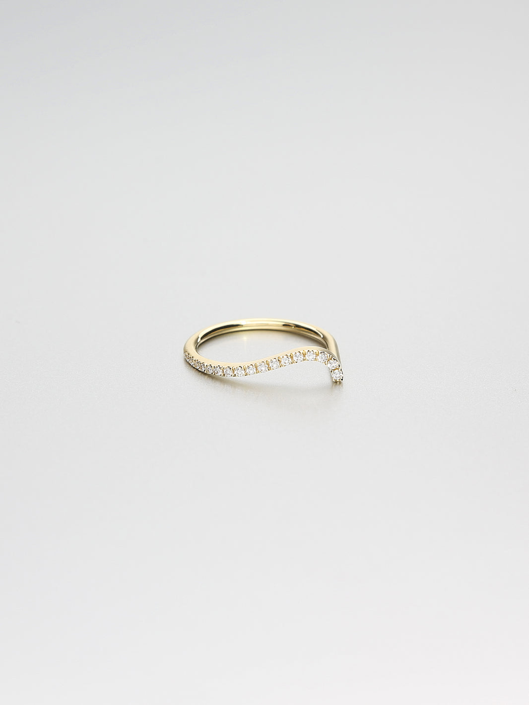 Ada curved band with diamonds, Yellow gold
