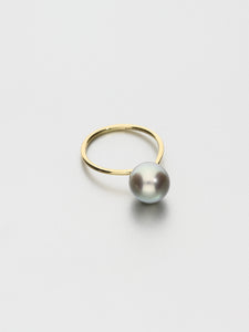 Fine Pearl Ring, Yellow gold with dark Tahitian pearl 9mm