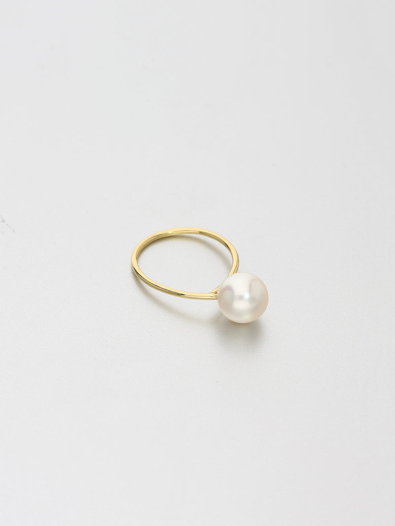 Fine Pearl Ring, Yellow gold with white Akoya pearl 8.5mm